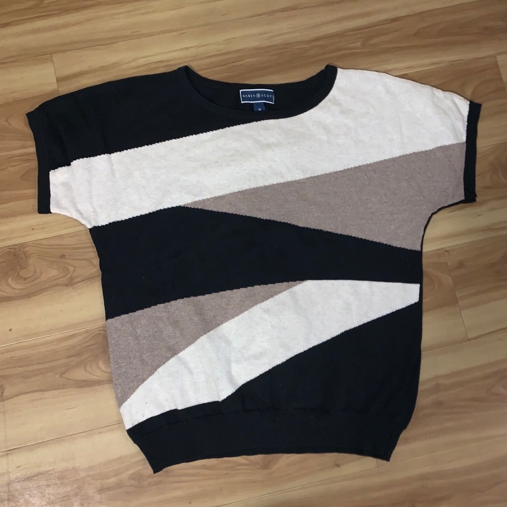 Short sleeve sweater top